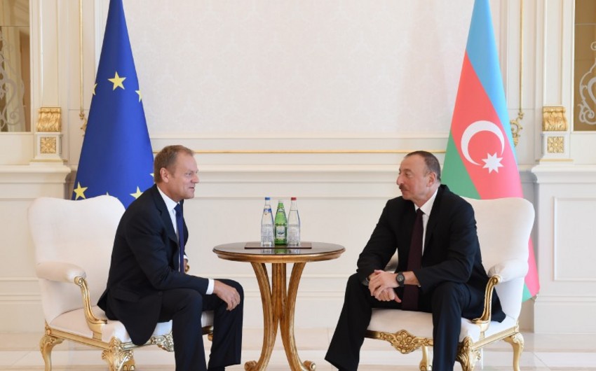 Состоялась встреча один на один Президента Ильхама Алиева и Дональда Туска