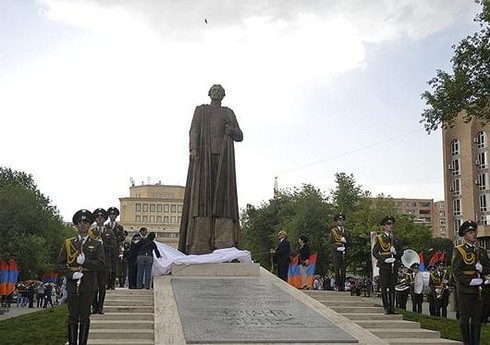 В Ереване на памятнике Гарегина Нжде написали 