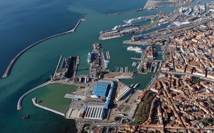 İtaliyadakı limanlardan birində partlayış baş verib, xəsarət alanlar var