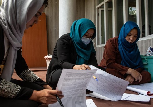 Талибы обязали женщин носить никабы при посещении частных вузов
