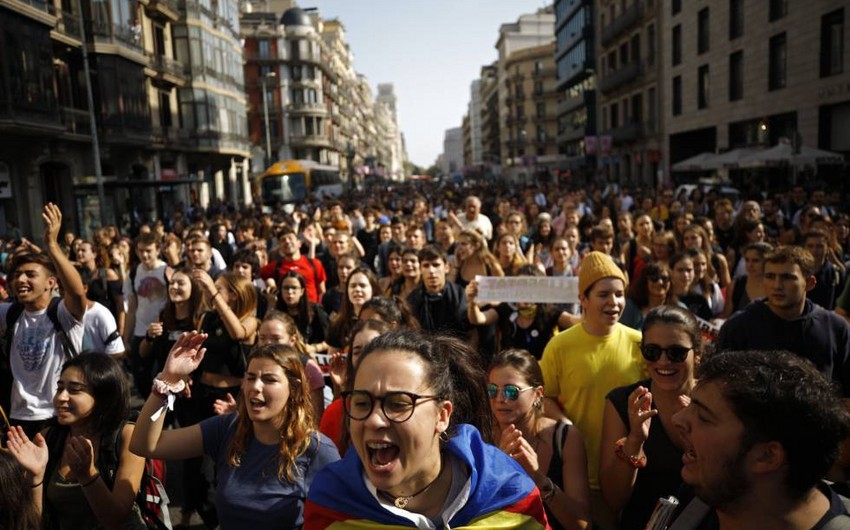 Kataloniyada etirazçılar dəmir yolunu bağlayıblar