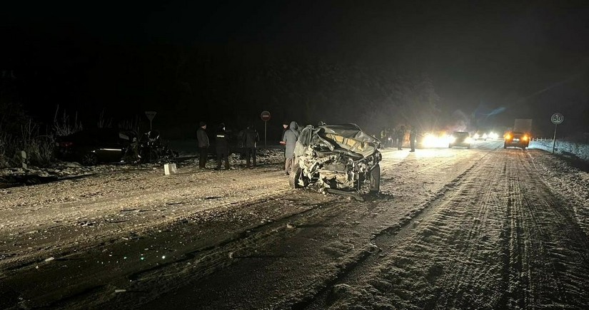 Tatarıstanda minik və yük avtomobilləri toqquşub, ölənlər var