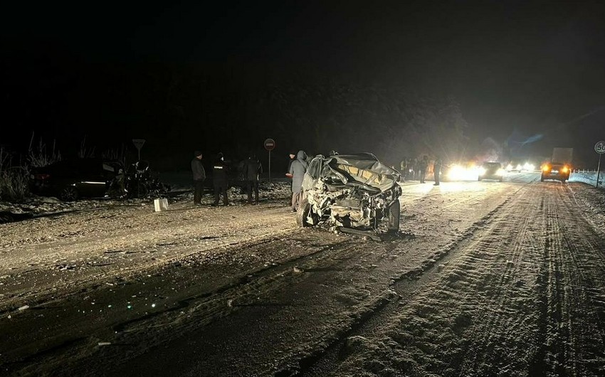 В Татарстане при столкновении автомобиля и грузовика погибли четыре человека