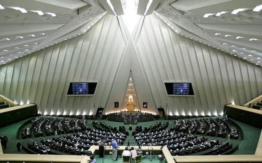 ​Парламент Ирана обязал правительство добиться компенсации от США