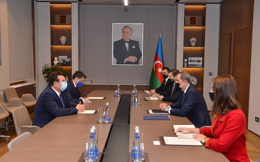 Azerbaijani FM, incoming Romanian envoy pledge to further deepen ties