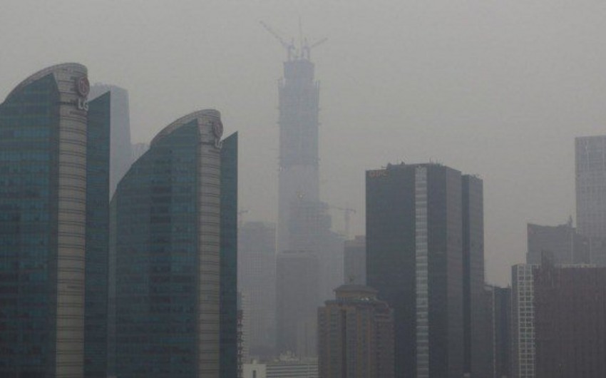 Пыльная буря накрыла север Китая, в том числе Пекин
