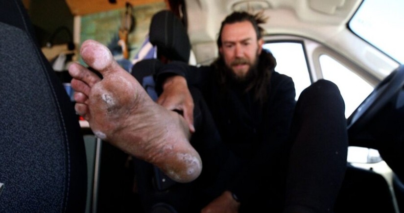 Dutchman breaks world record by walking 3,450 km barefoot