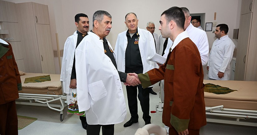 Leadership of Azerbaijan Defense Ministry visits servicemen being treated in Main Clinical Hospital