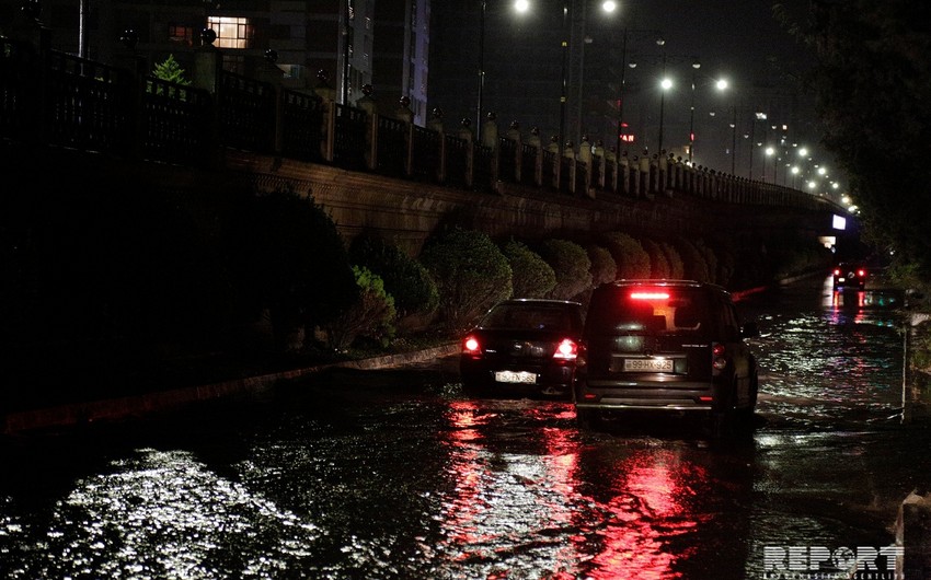 Дожди в Баку вызвали ряд проблем, исполнительные власти предпочитают отмалчиваться - ПОЛНЫЙ СПИСОК