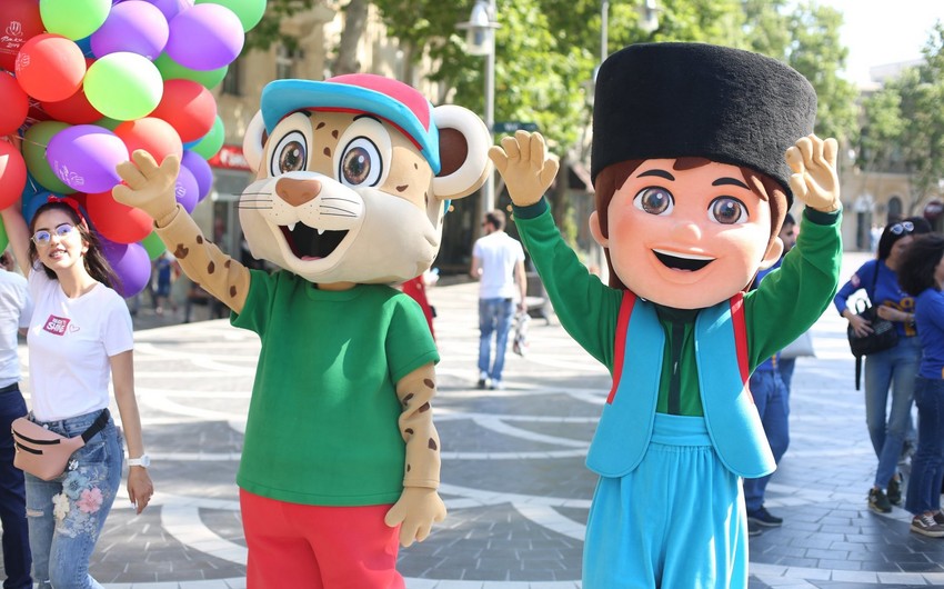 Фестивальная атмосфера в Азербайджане: европейская молодежь съехалась в Баку - ВИДЕО