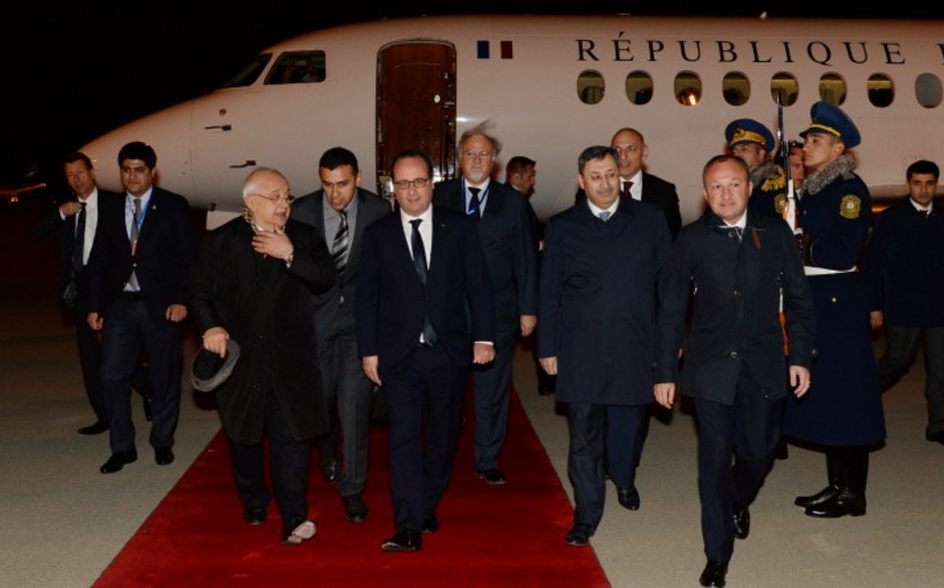 Francois Hollande arrives in Azerbaijan for working visit