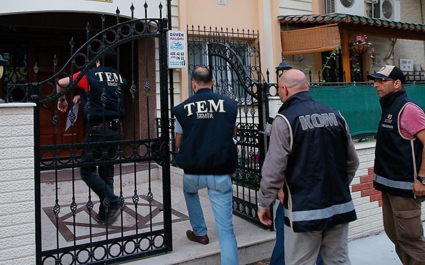 İzmirdə FETÖ ilə əlaqələrinin olduğu iddia edilən 11 vəkil həbs edilib