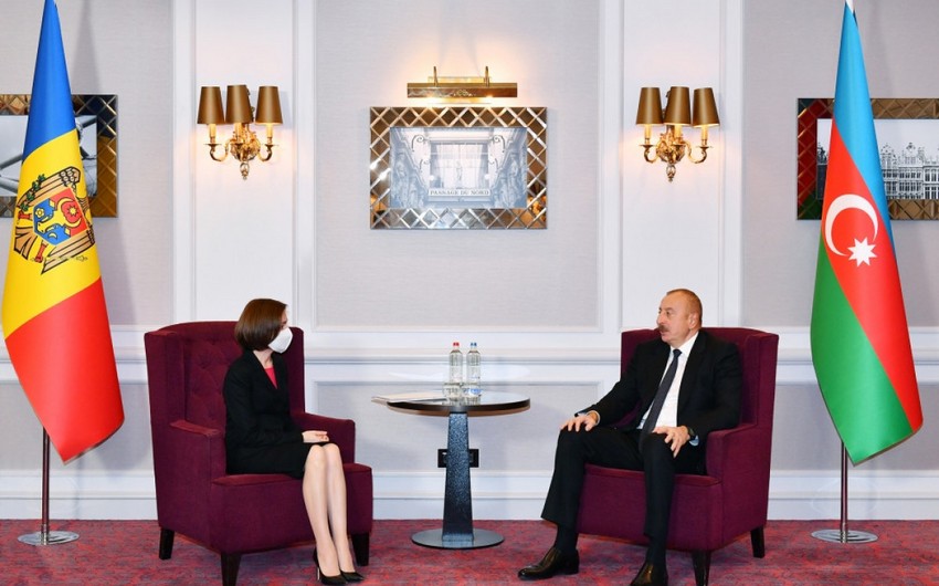 Moldovan president calls Ilham Aliyev