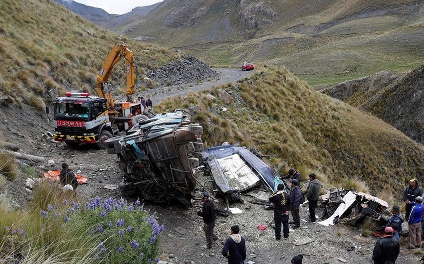 3 killed, 19 injured after bus plunges into ravine in Bolivia