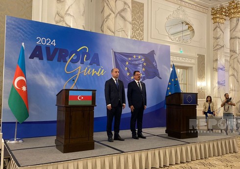 Петер Михалко: ЕС поддерживает прогресс в нормализации отношений между Баку и Ереваном