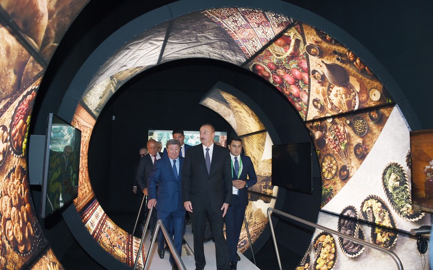 Prezident İlham Əliyev “EXPO 2017 Astana” beynəlxalq sərgisində Azərbaycanın və Qazaxıstanın milli pavilyonları ilə tanış olub