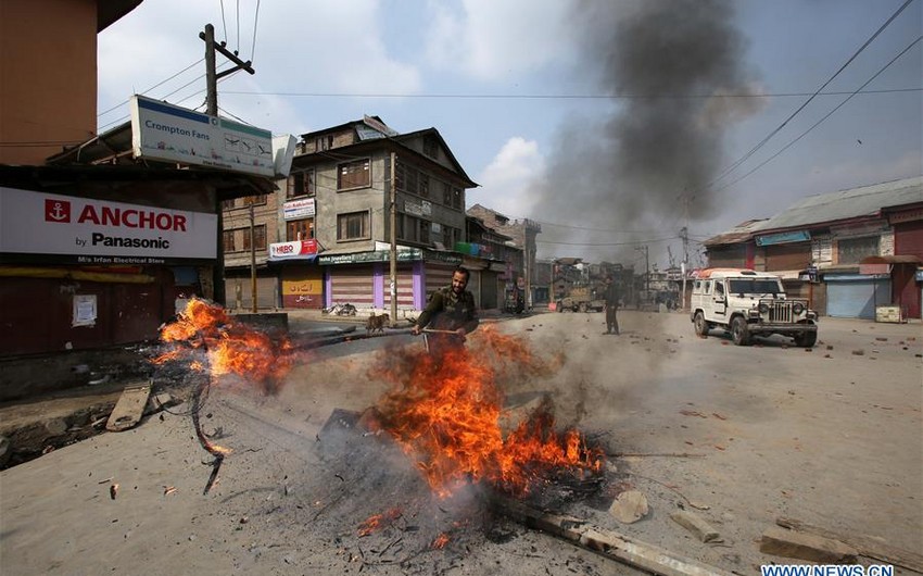 ​В мусульманских районах индийского штата Кашмир введен комендантский час