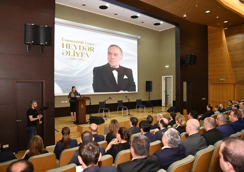 В SOCAR проведено мероприятие по случаю 101-й годовщины со дня рождения Гейдара Алиева