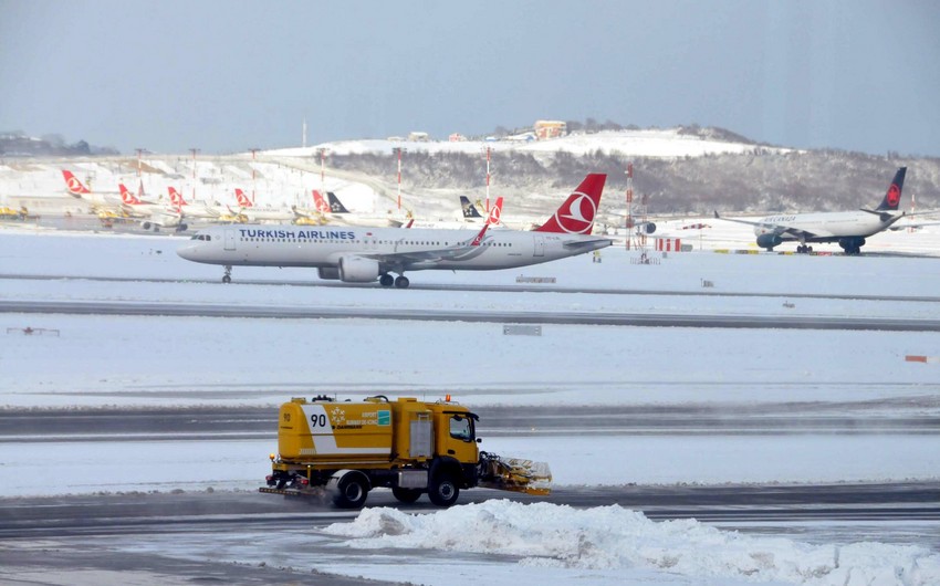 Turkish Airlines cancels 407 flights due to snowfall in Istanbul