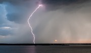 Tourist survives lightning strike in Batumi