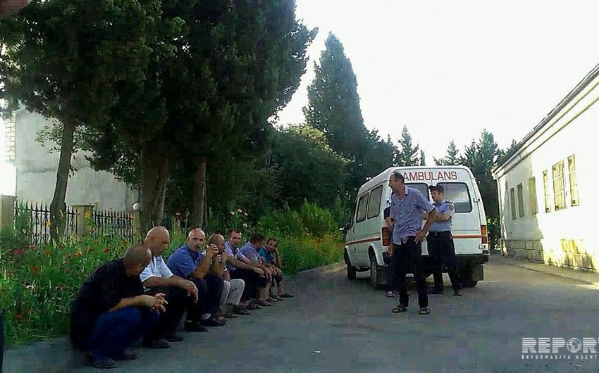 В Астаре автомобиль въехал в забор: есть погибший и раненый - ФОТО
