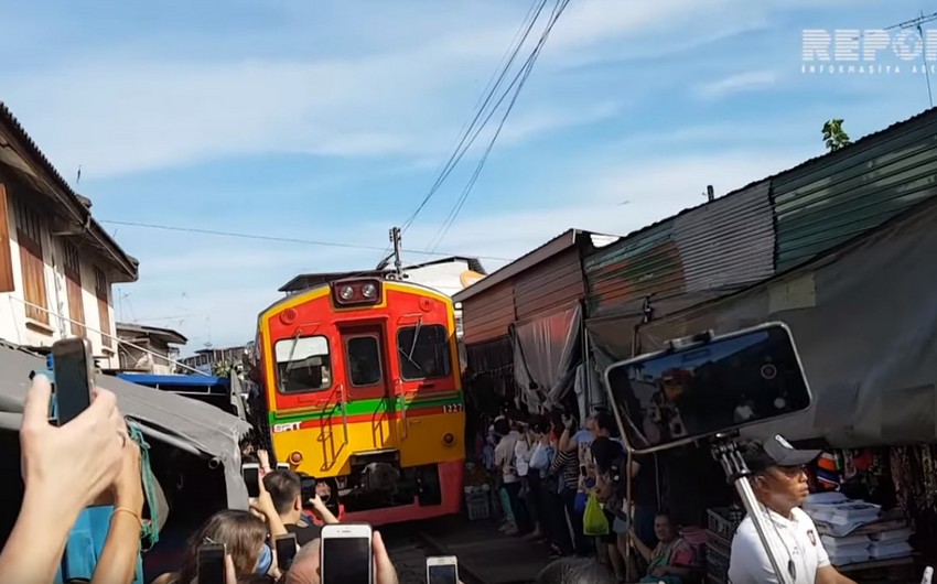 World’s most dangerous market on rail tracks - VIDEO REPORT