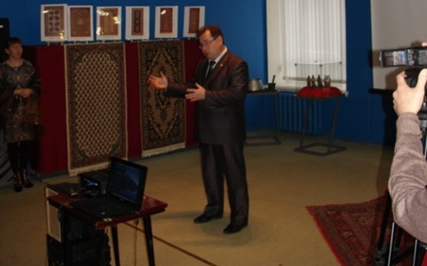 ​В Удмуртии открылась выставка, посвященная традициям азербайджанского ковроткачества - ФОТО
