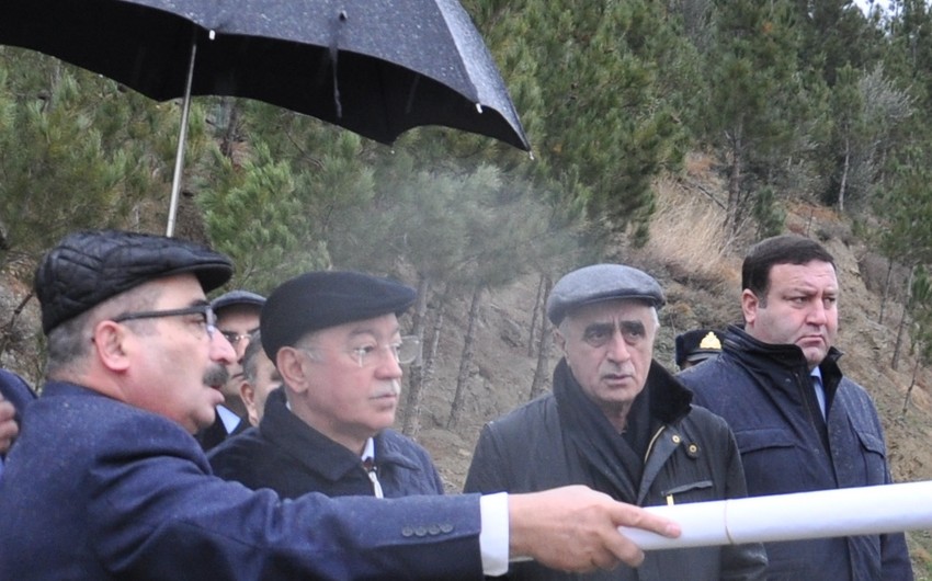 Министр произвел осмотр оползневой территории на Баиловском склоне