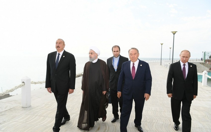Главы прикаспийских государств в Актау приняли участие в церемонии выпуска молоди осетра в Каспийское море