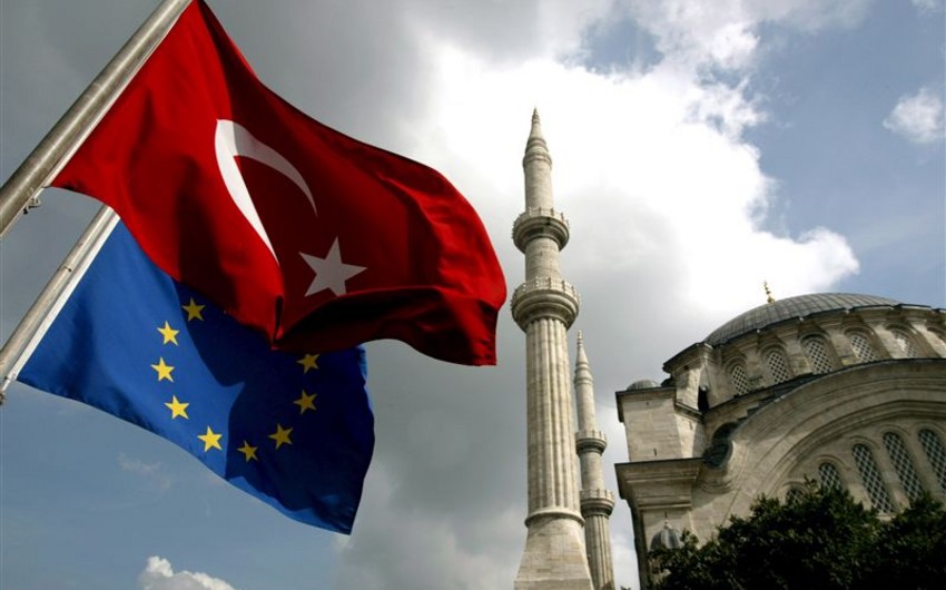 СМИ: Еврокомиссия одобрит отмену виз с Турцией