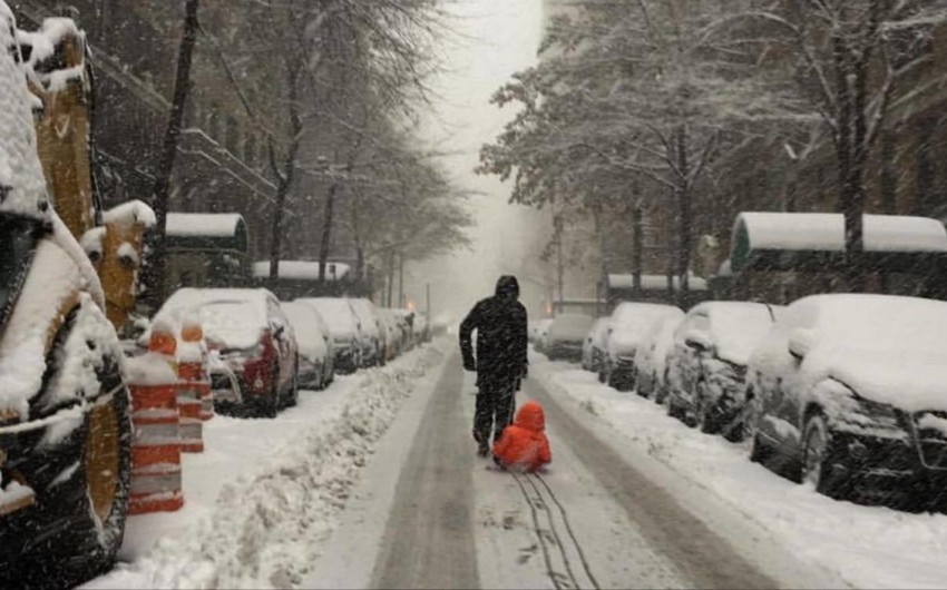 New York struck by biggest snowstorm - VIDEO