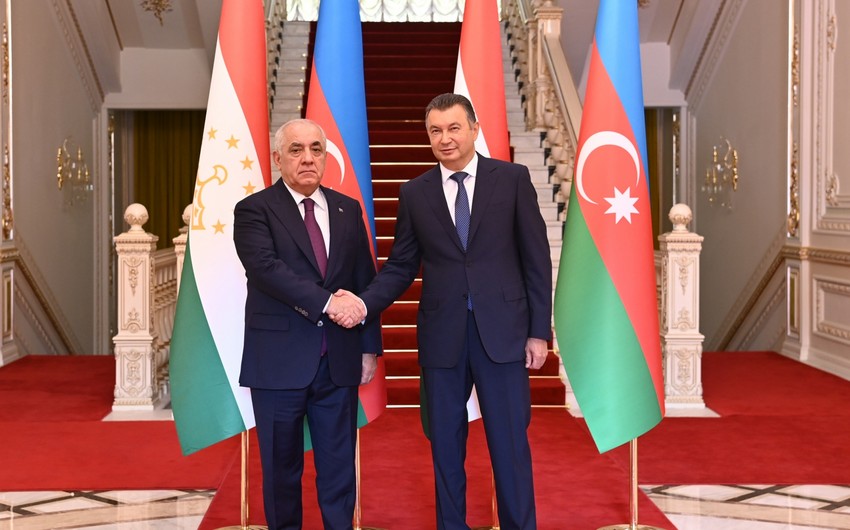 Azerbaijani PM meets his Tajik counterpart in Dushanbe