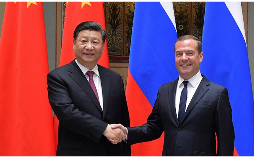 Dmitri Medvedev Çin lideri ilə görüşüb