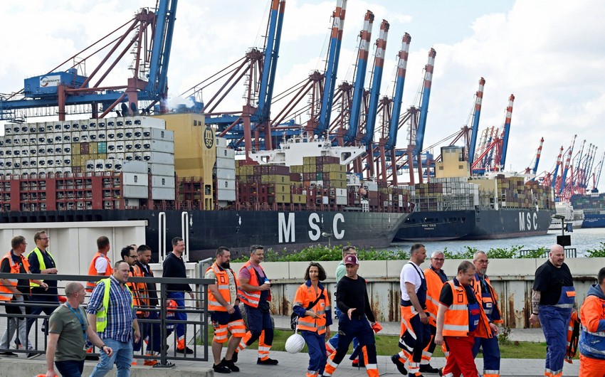 Dockworkers go on strike in Germany