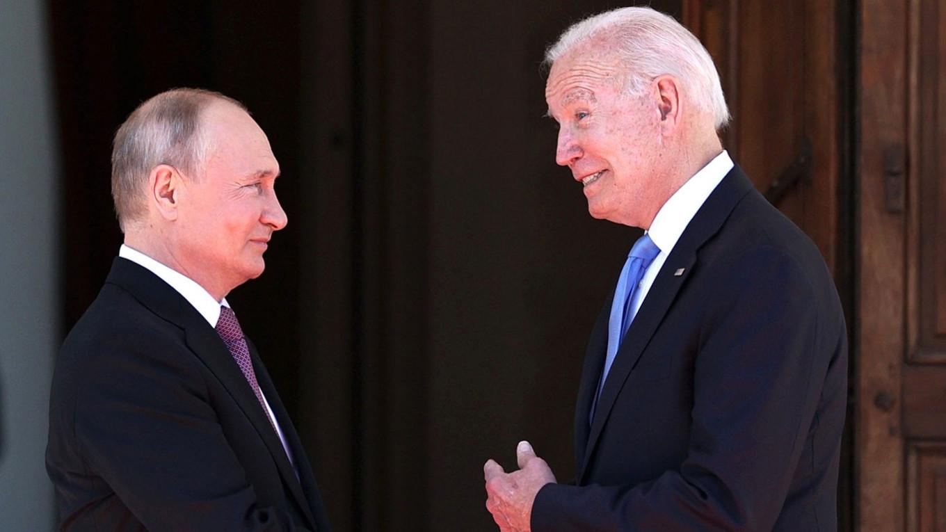 Vladimir Putin və Cozef Bayden 