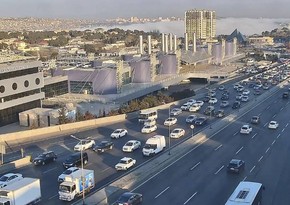 Bakının bir sıra yollarında tıxac yaranıb