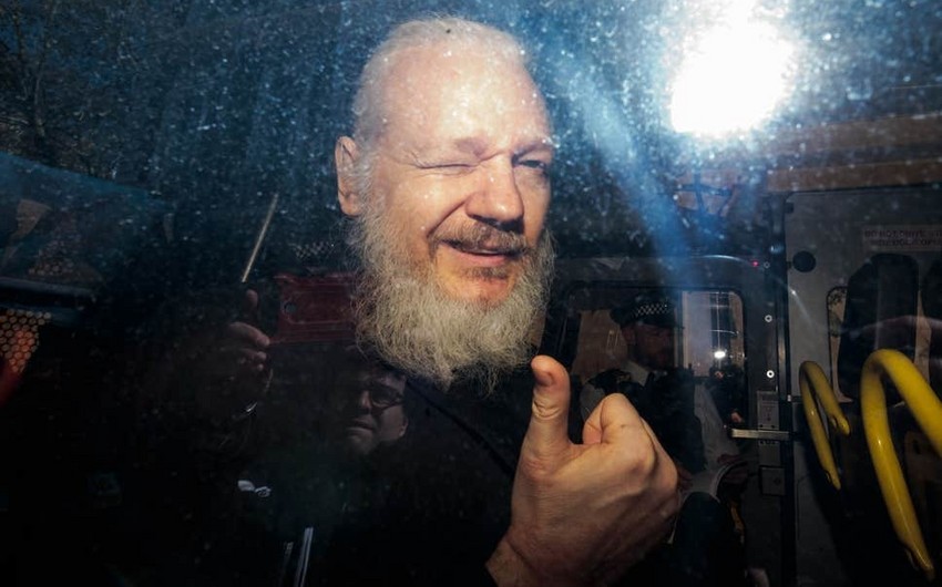 İsveç WikiLeaksin qurucusu ilə bağlı istintaqı dayandırır