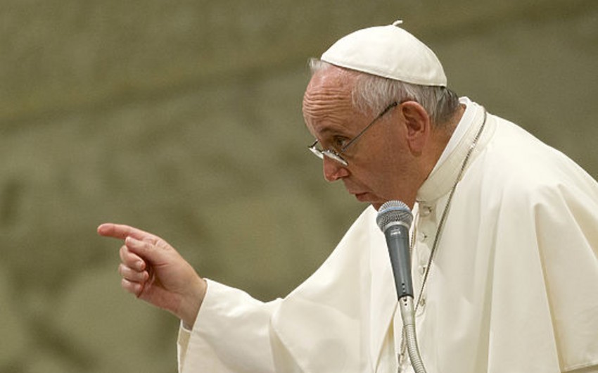 Папа Франциск назвал позором ситуацию вокруг миграционного кризиса