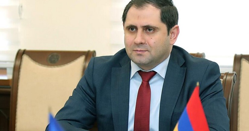 Armenian defense minister leaves for Brussels
