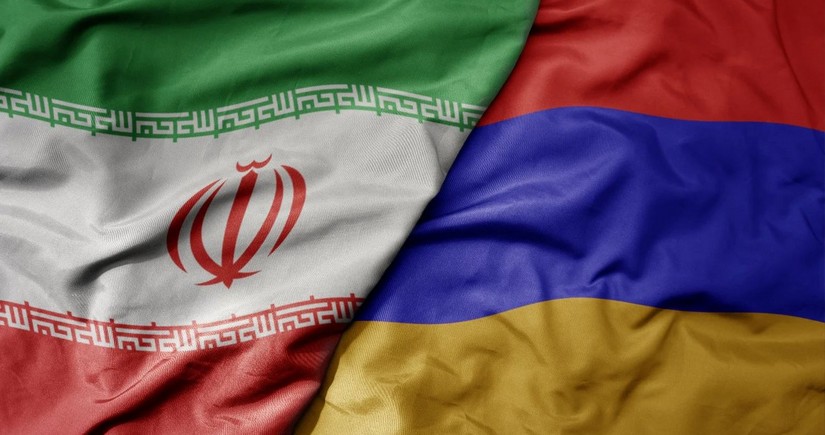 Iran, Armenia sign barter trade agreement in Yerevan