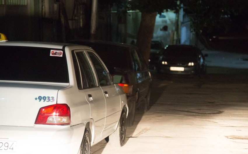 Bakıda avtomobilində bıçaqlanan taksi sürücüsü xəstəxanada ölüb - FOTO - YENİLƏNİB