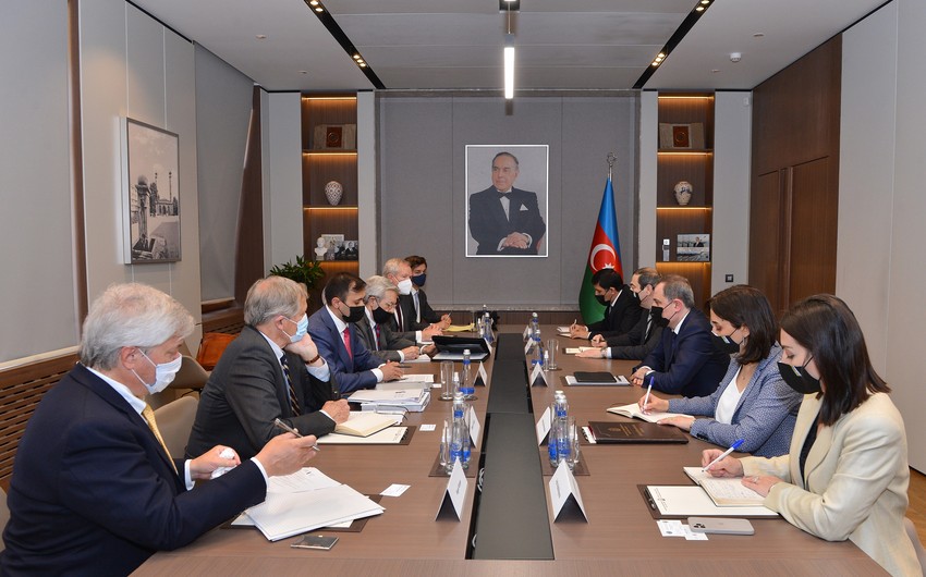 FM touches upon tensions on Azerbaijan-Armenia border