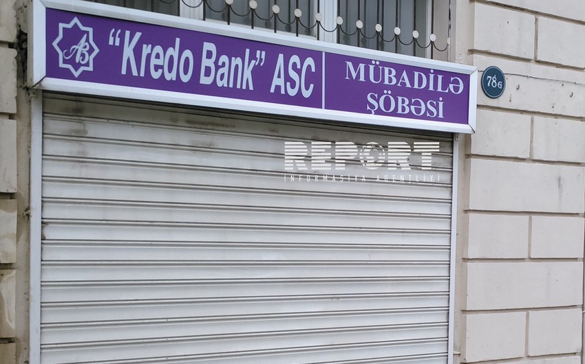 Banks suspend selling dollars in Baku