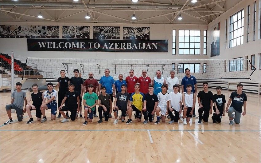 Azərbaycanın voleybol millisinin baş məşqçisi seçim xarakterli məşqlər keçirib