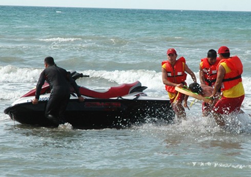 Сотрудники МЧС Азербайджана за день спасли на пляжах страны 11 утопающих