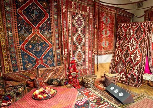 Азербайджан снизил расходы на импорт ковров из Турции