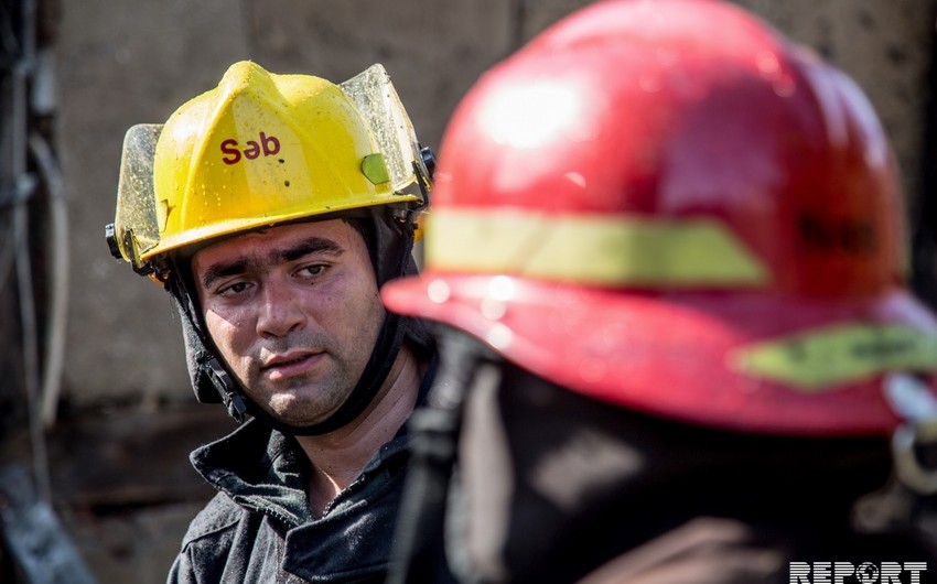 В Баку произошел пожар, погибли люди
