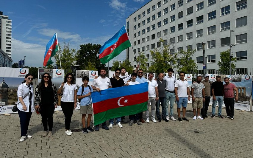 Azərbaycanlılar BMT-nin Bonn şəhərində yerləşən mərkəzinin önündə etiraz aksiyası keçirib