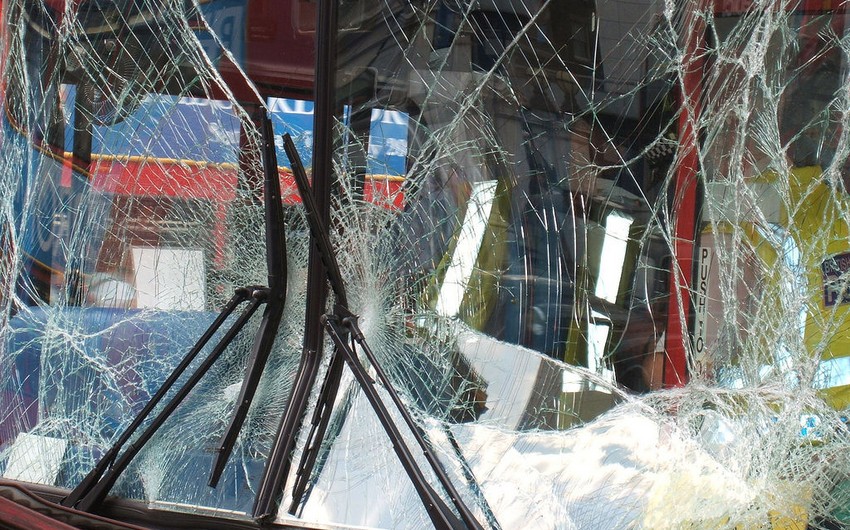Malayziyada sərnişin avtobusu aşıb, 27 nəfər xəsarət alıb