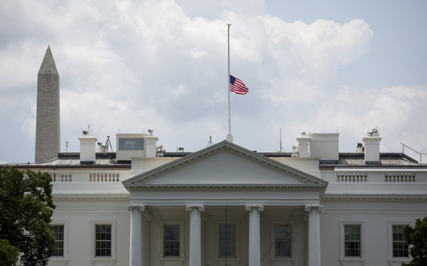 Обама распорядился приспустить флаг США над Белым домом в связи с трагедией в Орегоне